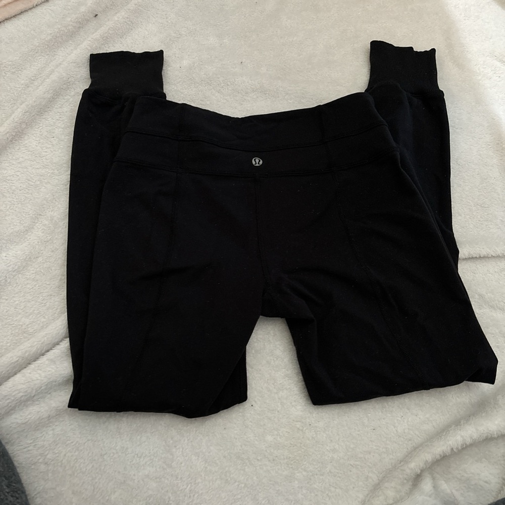 Black Lululemon leggings